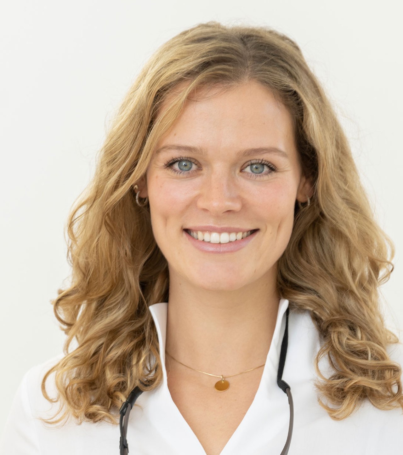 Meike Hiedl, Zahnärztin bei MAX 36